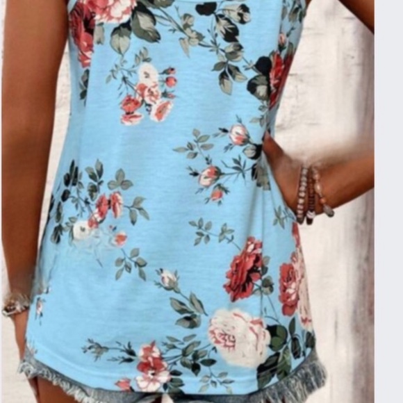 New blue floral spaghetti Strap cami top - Picture 4 of 4